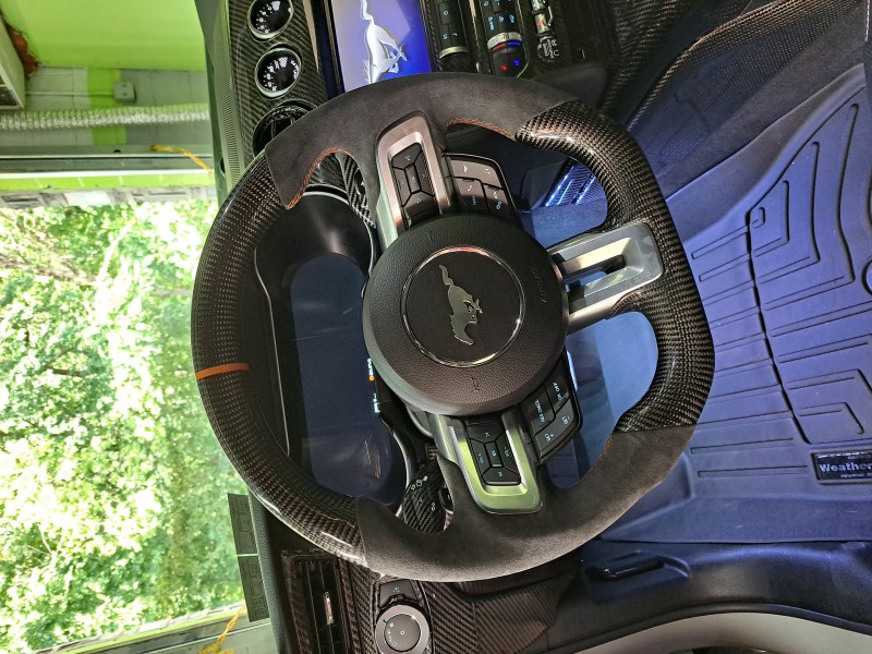 Michael's 2022 Ford Mustang — photo 1