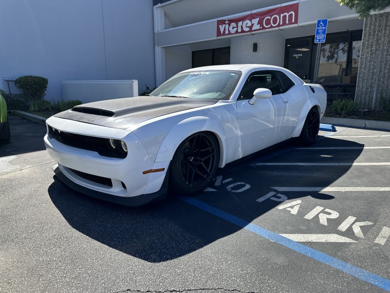 Luis's 2020 Dodge Challenger — photo 1